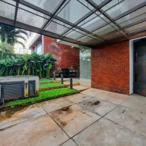 Rumah Industrialis Lokasi Strategis Bonus Furnish dkt Bintaro lokasi di Jakarta Selatan, tersedia melalui melalui situs Olx