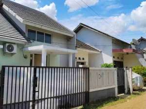 Rumah Jalan Kp Pulo Citra Gran Cibubur lokasi di Bekasi Kota, tersedia melalui melalui situs Olx