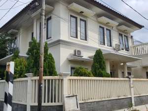 Rumah Jl Jelita, Rawamangun lokasi di Jakarta Timur, tersedia melalui melalui situs Olx