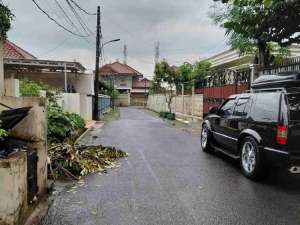 Rumah Joglo Jalan Wadas Dekat Mabes Hankam Raya Jorr Cikunir lokasi di Jakarta Timur, tersedia melalui melalui situs Olx