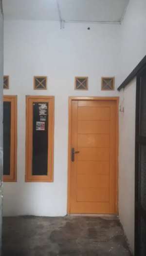 Rumah kecil di tengah kota Jakarta lokasi di Jakarta Pusat, tersedia melalui melalui situs Olx