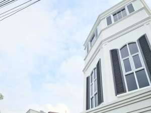 Rumah Kemang Dijual. UNIT BARU, Ready-American Classic , tersedia melalui melalui situs Olx