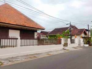 Rumah Klasik Kuno Lawas Terawat Cocok untuk Coffee di Tengah Kota Solo lokasi di Surakarta Kota, tersedia melalui melalui situs Olx