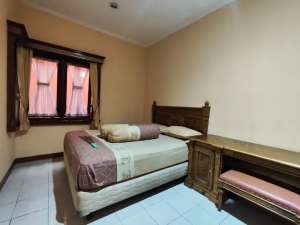 Rumah Klasik Terawat Furnish di Cijerah Indah lokasi di Bandung Kota, tersedia melalui melalui situs Olx