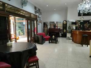 Rumah Komersil cocok untuk usahakantor Di Mainroad Lodaya Bandung lokasi di Bandung Kota, tersedia melalui melalui situs Olx