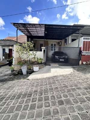 Rumah Komplek One Gate System Taman Griya Jimbaran lokasi di Kab. Badung, tersedia melalui melalui situs Olx