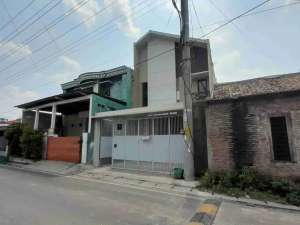 rumah kost baru dijual solo di Karangasemlaweyan Surakarta lokasi di Surakarta Kota, tersedia melalui melalui situs Olx