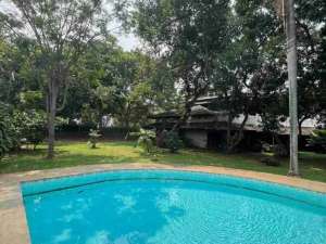 Rumah Lama Bagus Siap Huni Di Bukit Golf Pondok Indah lokasi di Jakarta Selatan, tersedia melalui melalui situs Olx