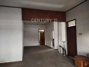 Rumah Lama Butuh Renovasi Ulang Di Kampung Ambon Jakarta Timur lokasi di Jakarta Timur, tersedia melalui melalui situs Olx