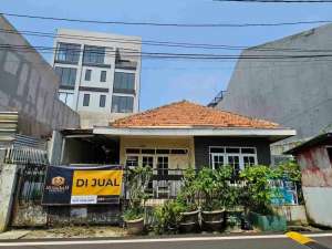 Rumah lama cideng jakpus lokasi di Jakarta Barat, tersedia melalui melalui situs Olx
