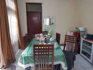 Rumah Lama Di Mainroad Cibogo Dekat ke pasteur kampus Maranata Bandung lokasi di Bandung Kota, tersedia melalui melalui situs Olx