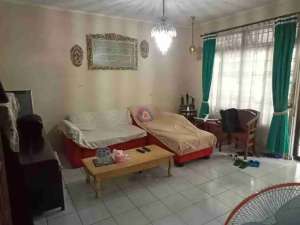 rumah lama hitung tanah dalam komplek tidak banjir lokasi tenang tidak ramai lokasi di Jakarta Selatan, tersedia melalui melalui situs Olx