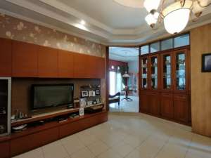 Rumah Lama terawat Siap Huni Di Turangga Bandung dekat SMA 8 lokasi di Bandung Kota, tersedia melalui melalui situs Olx