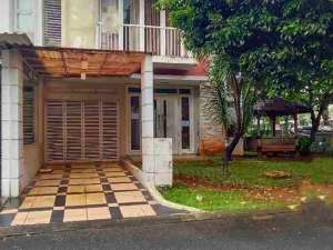 Rumah Lebar 8 Posisi Hook di Cluster Awal Summarecon Bekasi lokasi di Bekasi Kota, tersedia melalui melalui situs Olx