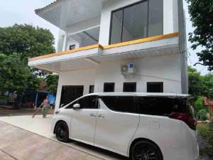 rumah like new Cikeas dekat tol lantai granit siap huni lokasi di Bogor Kab., tersedia melalui melalui situs Olx