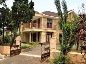 Rumah luas2 lantai dengan lahan yang luas di Giri loka BSD harga nego lokasi di Tangerang Selatan Kota, tersedia melalui melalui situs Olx