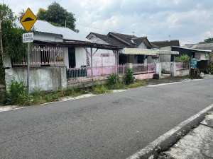 Rumah Luas Strategis Murah Jebres SOLO Surakarta lokasi di Surakarta Kota, tersedia melalui melalui situs Olx