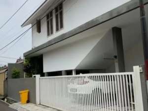 Rumah Lux Desain Arsitek Ternama di Kayu Putih Pulomas Jakarta Timur lokasi di Jakarta Pusat, tersedia melalui melalui situs Olx