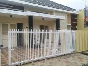 Rumah Manyar Surabaya Timur Kosongan Nego, Ready Awal Maret 2026 lokasi di Surabaya Kota, tersedia melalui melalui situs Olx