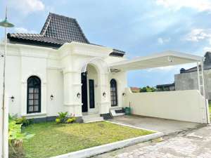 Rumah Mediterania Mewah dengan Pemandangan Sawah Asri di Prambanan lokasi di Klaten Kab., tersedia melalui melalui situs Olx