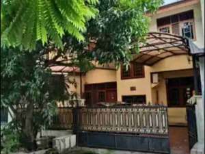 RUMAH MEGAH DI PONDOK KELAPA lokasi di Jakarta Timur, tersedia melalui melalui situs Olx