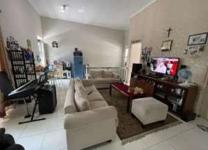 RUMAH MEWAH 2 LANTAI ARMADA ESTATE lokasi di Magelang Kota, tersedia melalui melalui situs Olx