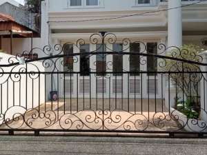 Rumah Mewah 2 Lantai di Taman Aries Kembangan lokasi di Jakarta Barat, tersedia melalui melalui situs Olx