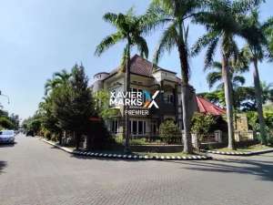 rumah mewah 2 lantai hook di boulevard permata jingga malang lokasi di Malang Kota, tersedia melalui melalui situs Olx