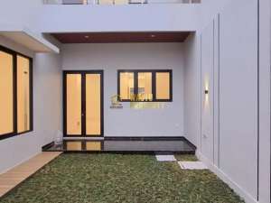 RUMAH MEWAH 2 LANTAI, SIAP HUNI DI PURWOMARTANI, KALASAN lokasi di Sleman Kab., tersedia melalui melalui situs Olx