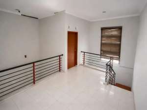 Rumah Mewah 2 Lantai Siap Pakai Di Mangkubumen Dekat Solo Paragon lokasi di Surakarta Kota, tersedia melalui melalui situs Olx