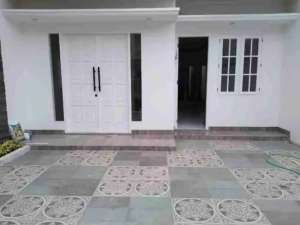 Rumah Mewah 2Lantai Siap Huni di Pondok Bambu -Duren Sawit lokasi di Jakarta Timur, tersedia melalui melalui situs Olx