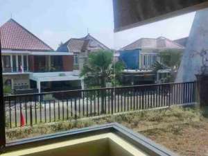 rumah mewah araya di jalan kembar golf dekat kampus binus dan mall araya lokasi di Malang Kota, tersedia melalui melalui situs Olx