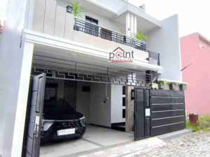 Rumah Mewah Baru Furnished Strategis Sumber Banjarsari SOLO Surakarta lokasi di Surakarta Kota, tersedia melalui melalui situs Olx