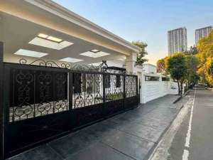 Rumah mewah cilandak fatmawati dekat MRT lokasi di Jakarta Selatan, tersedia melalui melalui situs Olx