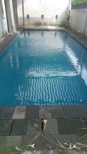 Rumah Mewah Dengan Kolam Renang Di Villa Gading Indah Kelapa Gading lokasi di Jakarta Utara, tersedia melalui melalui situs Olx