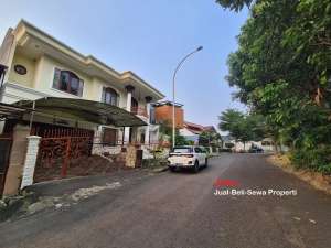 Rumah Mewah Design Klasik Dlm Komplek Elit, Jl. Veteran, Jakarta lokasi di Jakarta Selatan, tersedia melalui melalui situs Olx