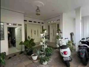 RUMAH MEWAH DI PONDOK BAMBU lokasi di Jakarta Timur, tersedia melalui melalui situs Olx