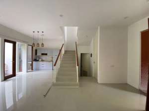 RUMAH MEWAH DIJUAL MURAH DI CLUSTER CLOVER HILL JOGLO FASILITAS LENGKAP lokasi di Tangerang Kota, tersedia melalui melalui situs Olx