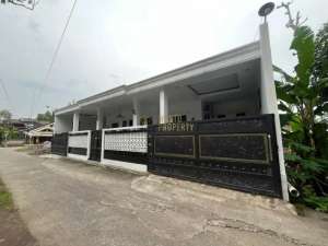 RUMAH MEWAH FULLY FURNISH 6 KAMAR DI SLEMAN JOGJA lokasi di Sleman Kab., tersedia melalui melalui situs Olx