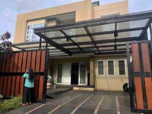 Rumah Mewah Hoek Semi Furnished di Cluster Sapphire PHG, Gading SerpongCarport 3 MobilRuang Kerja lokasi di Tangerang Kota, tersedia melalui melalui situs Olx