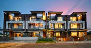 Rumah Mewah Kawasan Elit Jakarta Barat Konsep Private Villa lokasi di Jakarta Barat, tersedia melalui melalui situs Olx