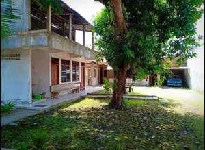 Rumah Mewah Klasik halaman luas Tengah kota Kerten Laweyan Solo, Surakarta. lokasi di Surakarta Kota, tersedia melalui melalui situs Olx