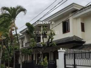 Rumah Mewah Lingkungan Eksekutif Di Jakarta Selatan lokasi di Jakarta Selatan, tersedia melalui melalui situs Olx