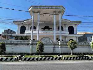 Rumah Mewah Luas Dijual Bisa Sewa Mojoklangru Dkt Raya Dharmahusada Indah lokasi di Surabaya Kota, tersedia melalui melalui situs Olx