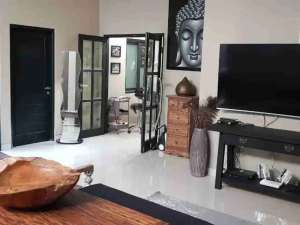 Rumah Mewah Luas Furnish di Cluster Paulan Colomadu lokasi di Karanganyar Kab., tersedia melalui melalui situs Olx