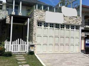 Rumah Mewah Lux Model VillaTaman Hunian Satelit 2, Sukomanunggal, Surabaya lokasi di Surabaya Kota, tersedia melalui melalui situs Olx