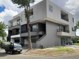 Rumah Mewah Modern Hoek Palma Alam SuteraPrivate Lift, LT 291m, 11,583M lokasi di Tangerang Kota, tersedia melalui melalui situs Olx