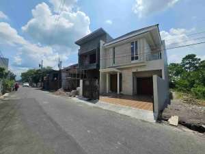 RUMAH MEWAH MODERN TROPIS LUAS LEGA PURWOMARTANI KALASAN SLEMAN lokasi di Sleman Kab., tersedia melalui melalui situs Olx