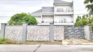 Rumah mewah pinggir jalan raya bonus pabrik busa di wonosari lokasi di Klaten Kab., tersedia melalui melalui situs Olx