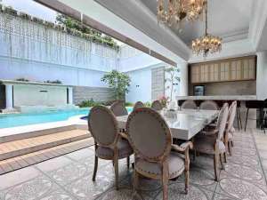 Rumah Mewah Private Pool siap Huni Kemang Pejaten Barat Jaksel lokasi di Jakarta Selatan, tersedia melalui melalui situs Olx